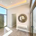 Luxury Olivia 3 Beds - 3 Baths Villa *