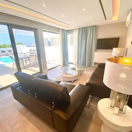 Villa Luxury Olivia 3 Beds - 3 Baths *